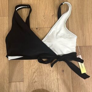 NWT Summersalt The Perfect Wrap Bikini Top size 10